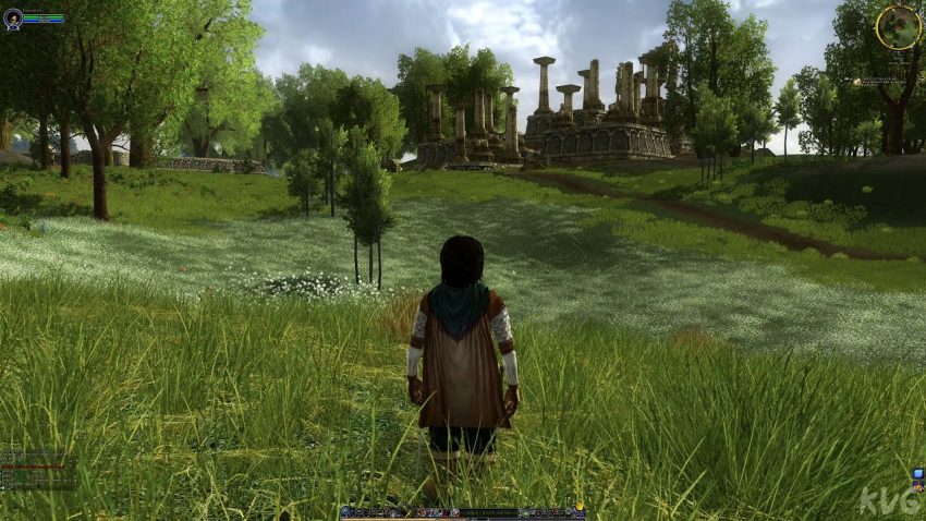Pemandangan Middle-earth di The Lord of the Rings Online™ dengan Shire, gunung, dan sungai