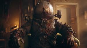 Karakter penjelajah waktu menggunakan jas pelindung dalam game Cronos: The New Dawn.